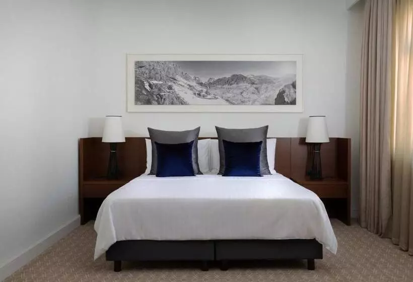 اتاق لوکس با تخت بزرگ, Armenia Marriott Hotel Yerevan