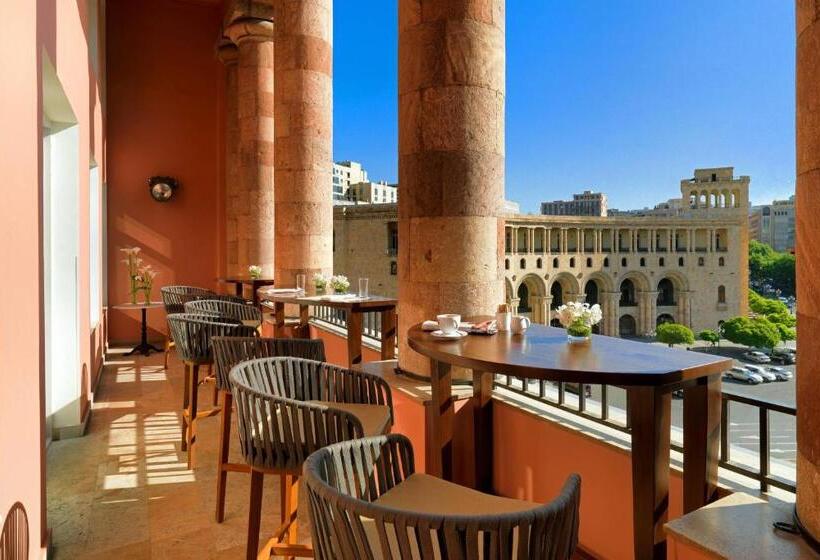 キングサイズベッドのエクゼクティブルーム, Armenia Marriott Hotel Yerevan