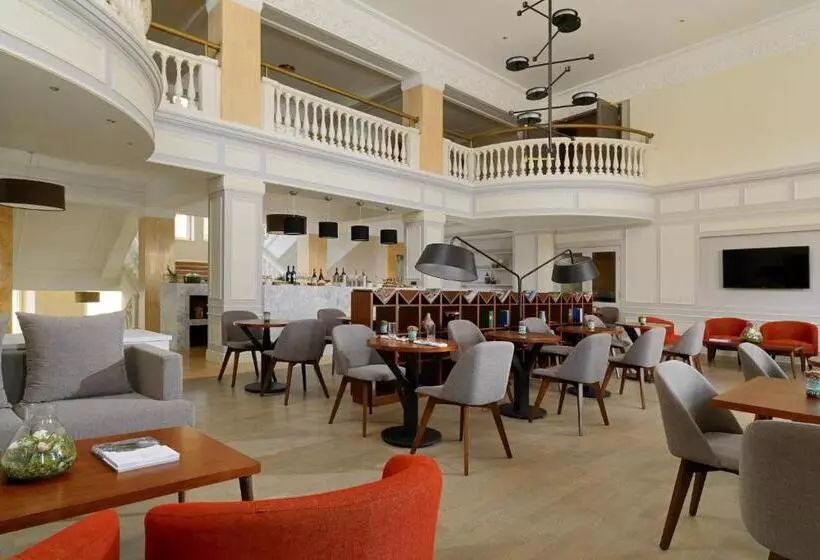 اتاق اجرایی با تخت بزرگ, Armenia Marriott Hotel Yerevan