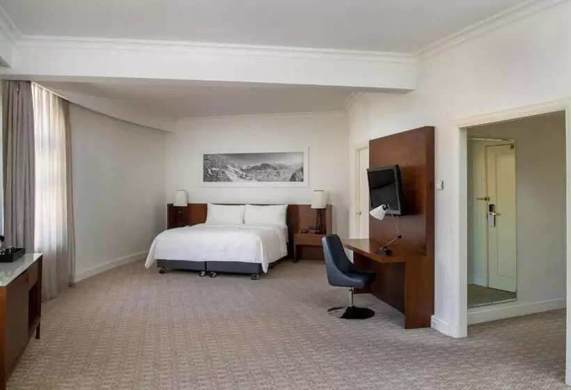 اتاق اجرایی با تخت بزرگ, Armenia Marriott Hotel Yerevan