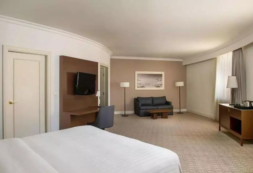 اتاق اجرایی با تخت بزرگ, Armenia Marriott Hotel Yerevan