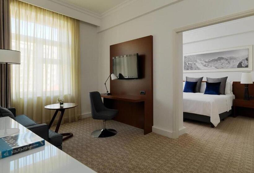 이그제큐티브 주니어 스위트, Armenia Marriott Hotel Yerevan