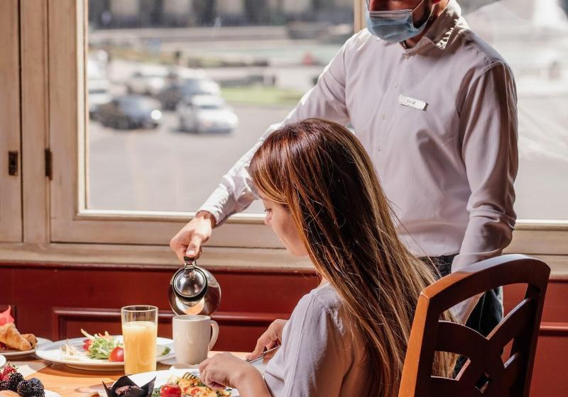 스탠다드 룸 킹사이즈 침대, Armenia Marriott Hotel Yerevan