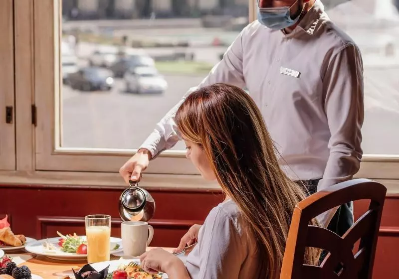 اتاق لوکس با تخت بزرگ, Armenia Marriott Hotel Yerevan