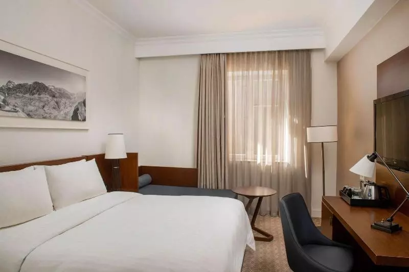 اتاق لوکس با تخت بزرگ, Armenia Marriott Hotel Yerevan