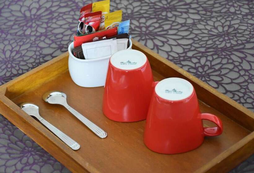 Quarto Deluxe, Century Park