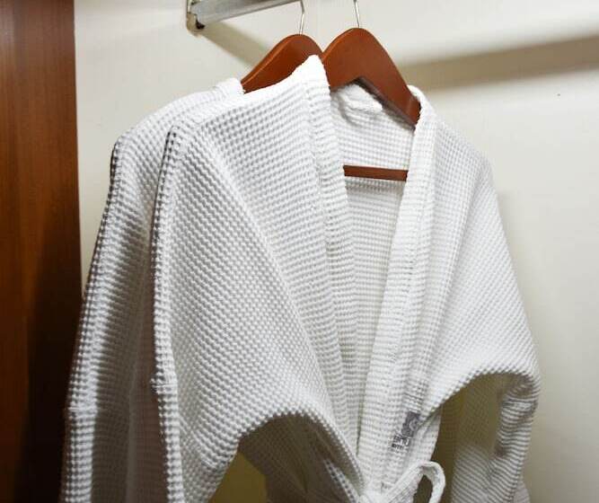 Quarto Deluxe, Century Park