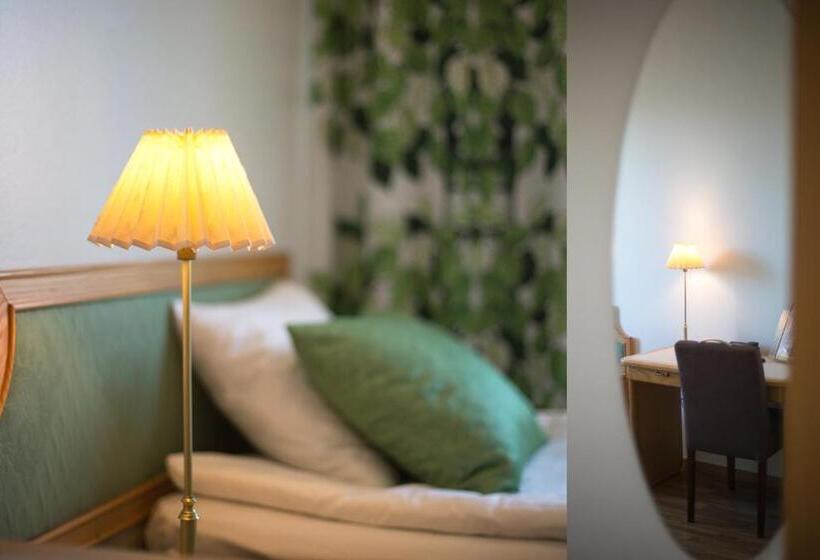 غرفة قياسية فردية, Milton