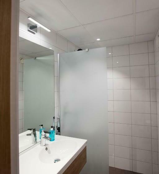 标准间, Park Alandia