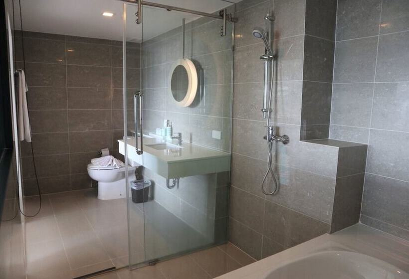 스위트, Pearl Hotel Phuket