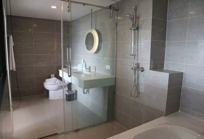 スイート, Pearl Hotel Phuket