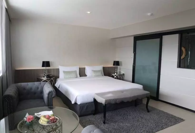 スイート, Pearl Hotel Phuket