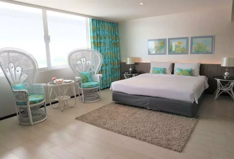 スイート, Pearl Hotel Phuket