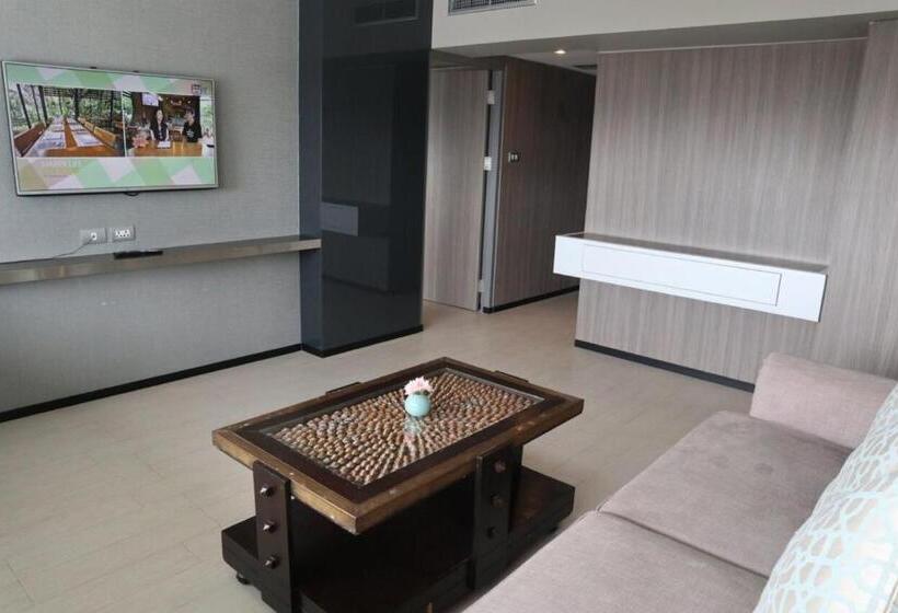 스위트, Pearl Hotel Phuket