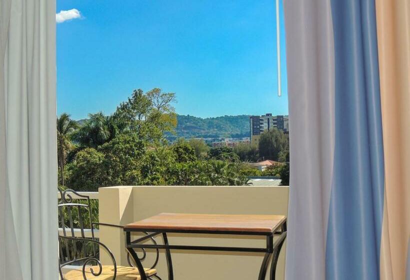 Номер Deluxe с Балконом, Sheraton Presidente San Salvador