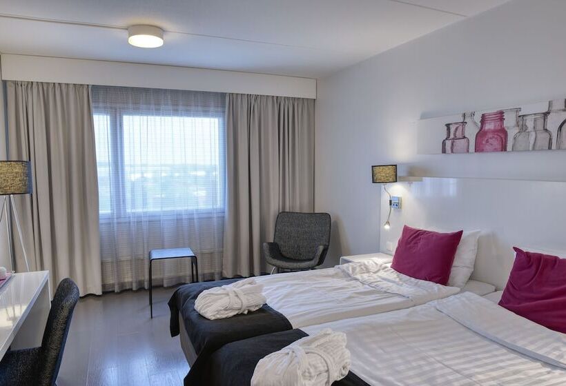 غرفة قياسية, Teatterihotelli Riihimäki