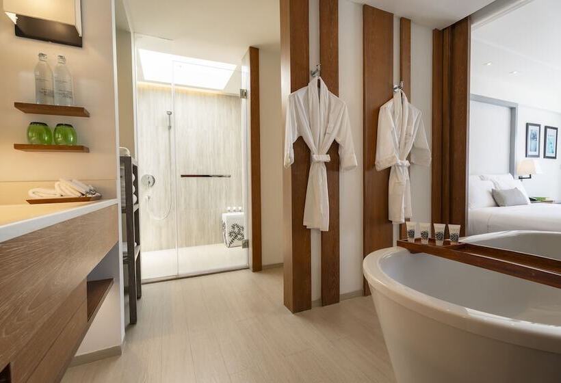 חדר סטנדרט נוף לים, The Nai Harn