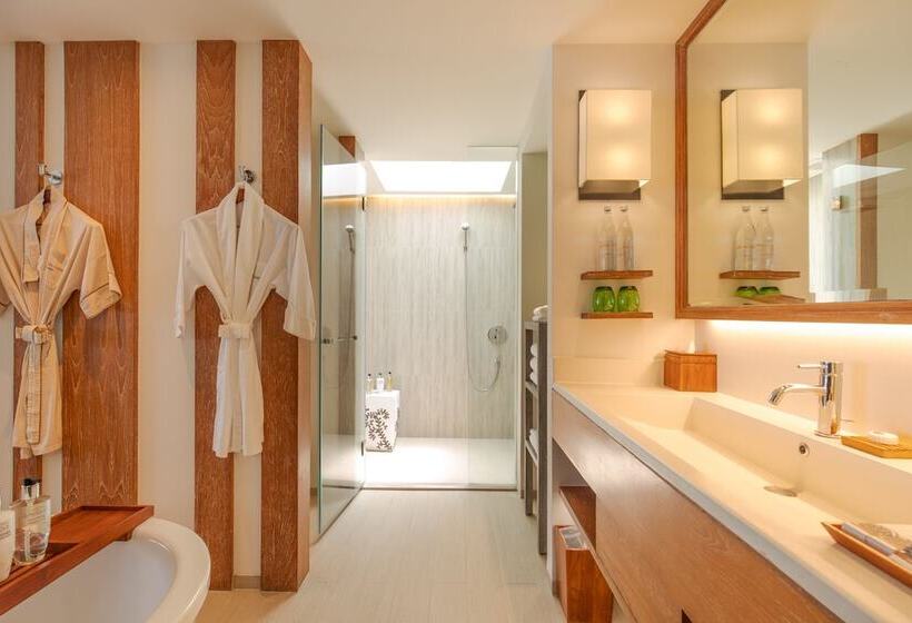 סוויטה נוף לים, The Nai Harn