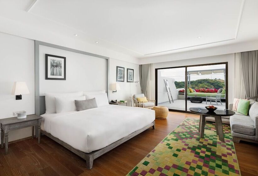 סוויטה נוף לים, The Nai Harn