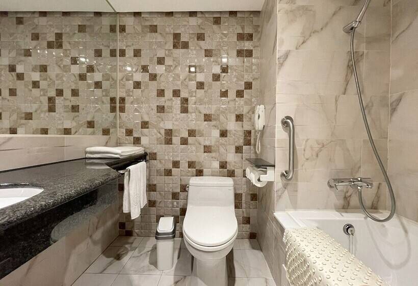 اتاق لوکس چهار تخته, Guide Hotel Kaohsiung Liuhe