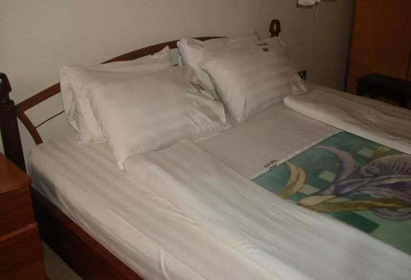 سوییت, Acholi Inn
