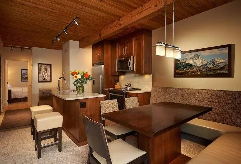 آپارتمان 2 خوابه, Aspen Square Condominium