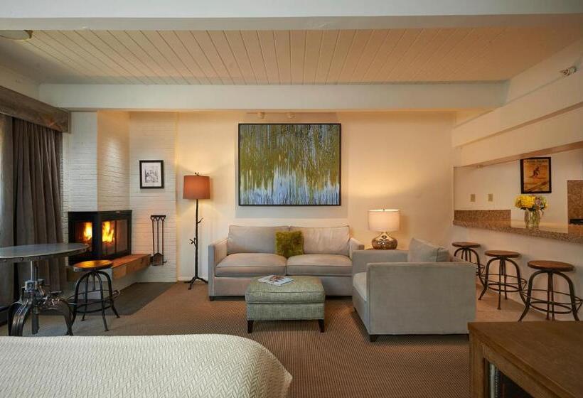 スタンダードスタジオ, Aspen Square Condominium