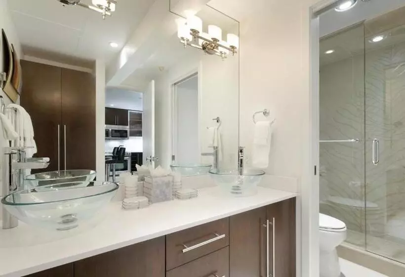 استودیوی استاندارد, Aspen Square Condominium