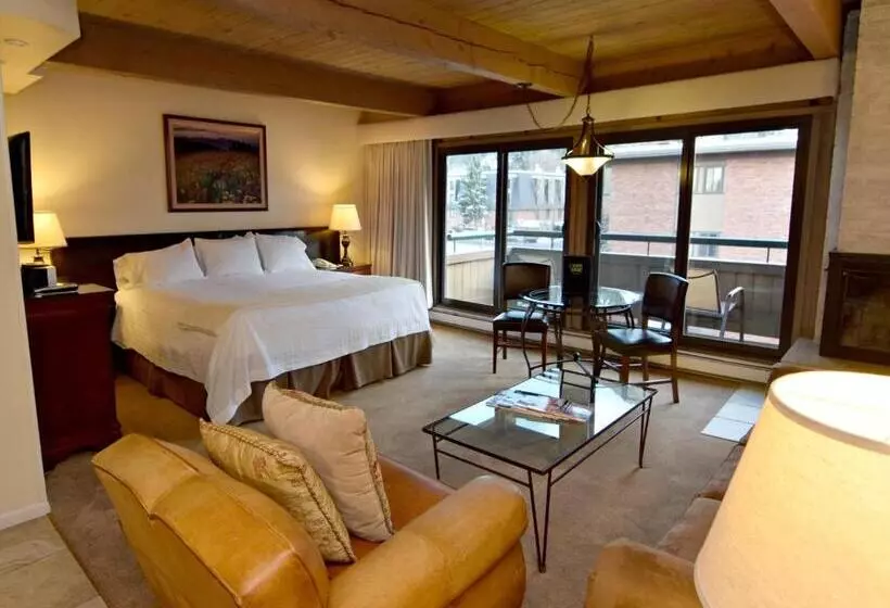 استودیوی استاندارد, Aspen Square Condominium