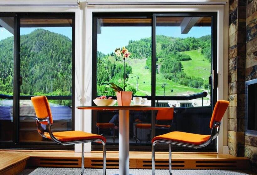 スタンダードスタジオ, Aspen Square Condominium