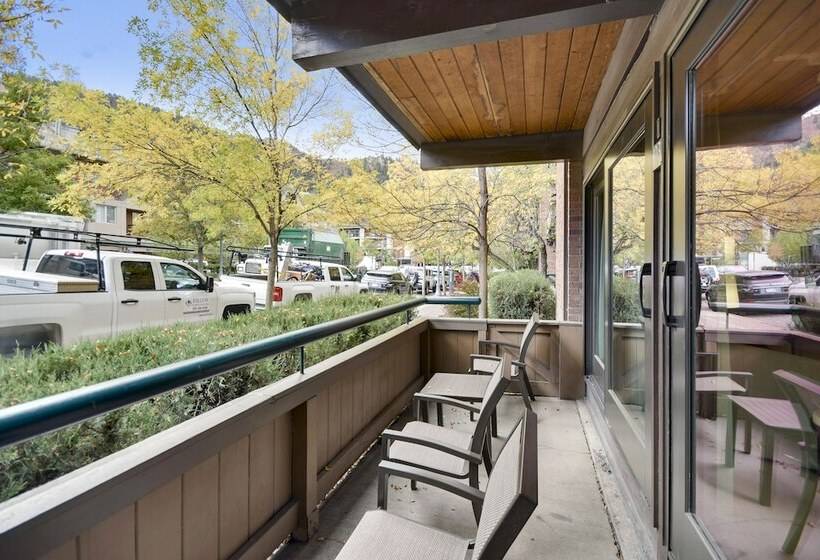 ２ベッドルームアパートメント, Aspen Square Condominium