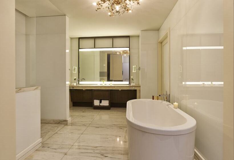 スタンダードスタジオ, Belair  Dorchester Collection