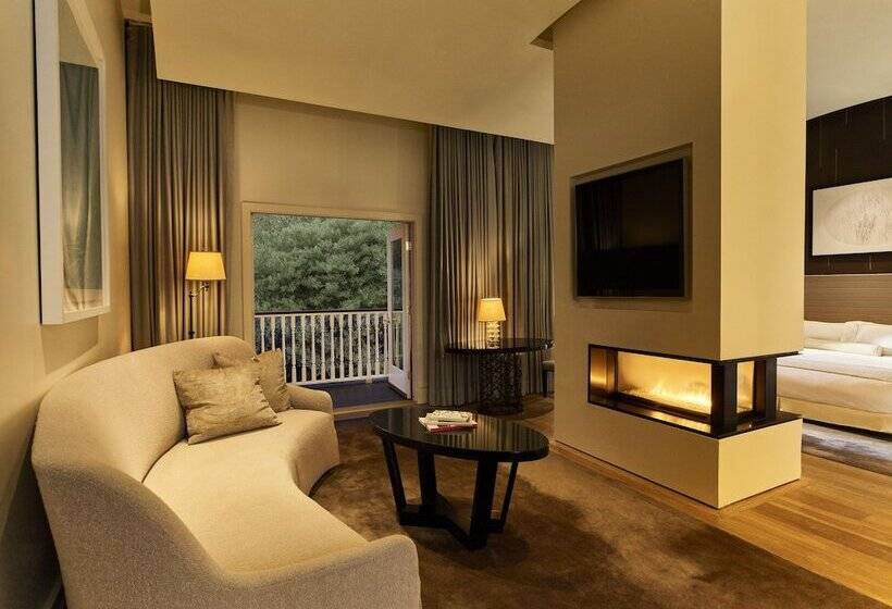 スタンダードスタジオ, Belair  Dorchester Collection