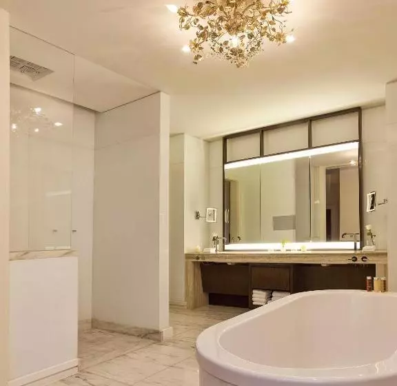 スタンダードスタジオ, Belair  Dorchester Collection