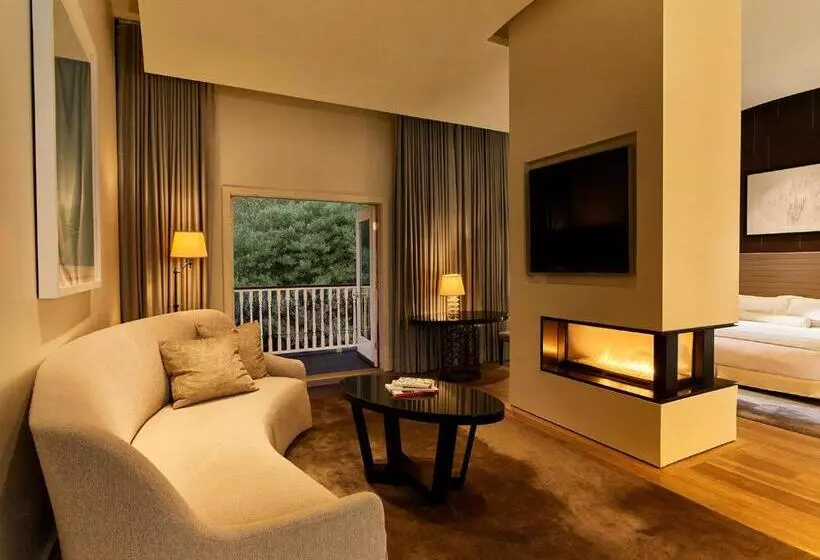 スタンダードスタジオ, Belair  Dorchester Collection