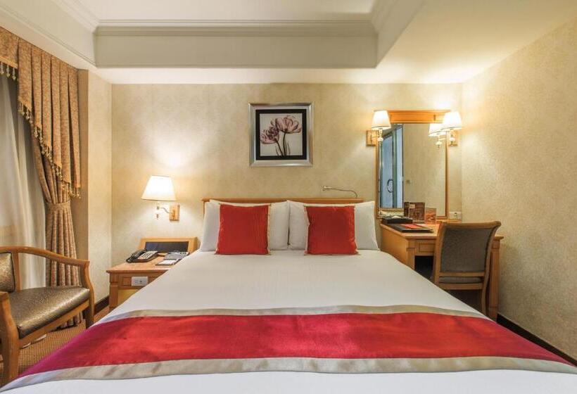 سوییت جونیور, Cosmos Hotel Taipei