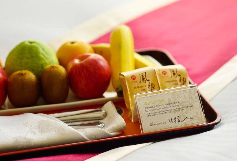 اتاق لوکس سه تخته, Cosmos Hotel Taipei