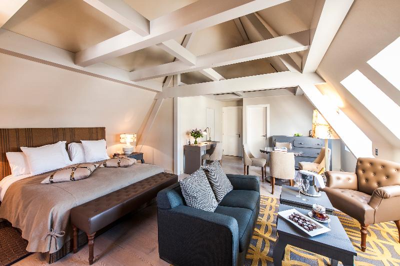 سوییت جونیور, Cosmos Hotel Taipei