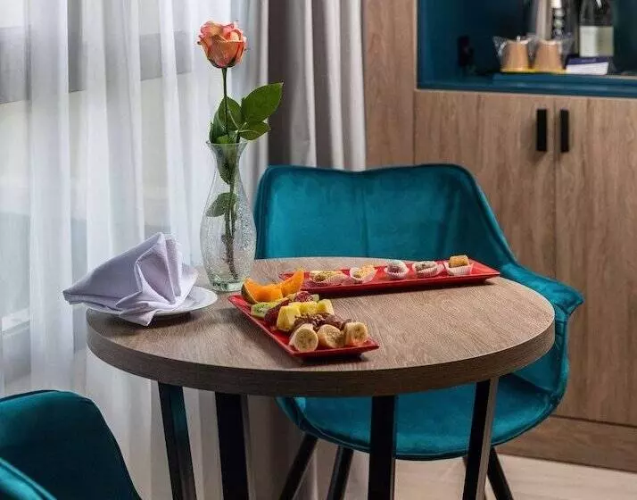 سوییت, Golden Tulip El Mechtel