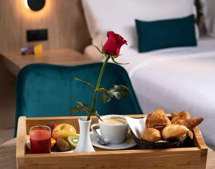 اتاق اجرایی, Golden Tulip El Mechtel