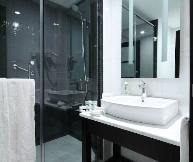 اتاق سوپریور, Golden Tulip El Mechtel