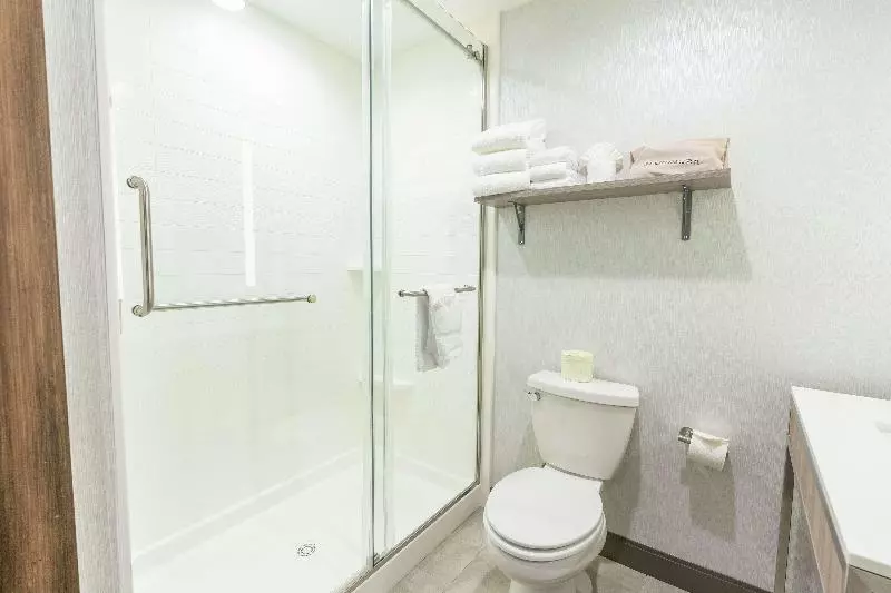 キングサイズベッドのデラックスルーム, Howard Johnson By Wyndham Galloway Atlantic City Area