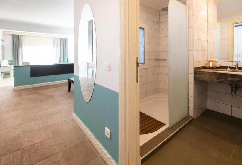 Suite, Magna Manastir