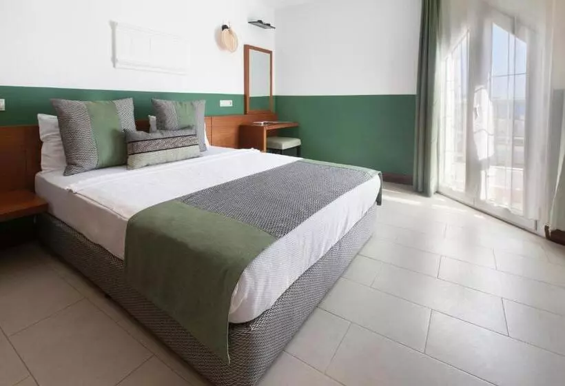 Suite, Magna Manastir