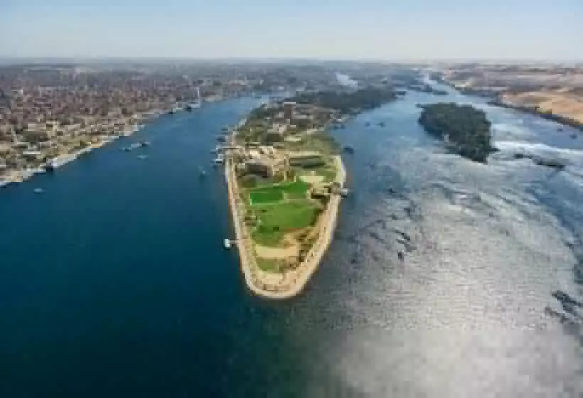 プールの見えるスーペリアルーム, Movenpick Resort Aswan