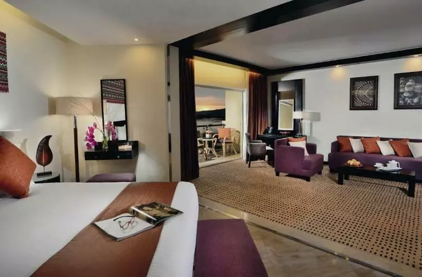 キングサイズベッドのジュニアスイート, Movenpick Resort Aswan