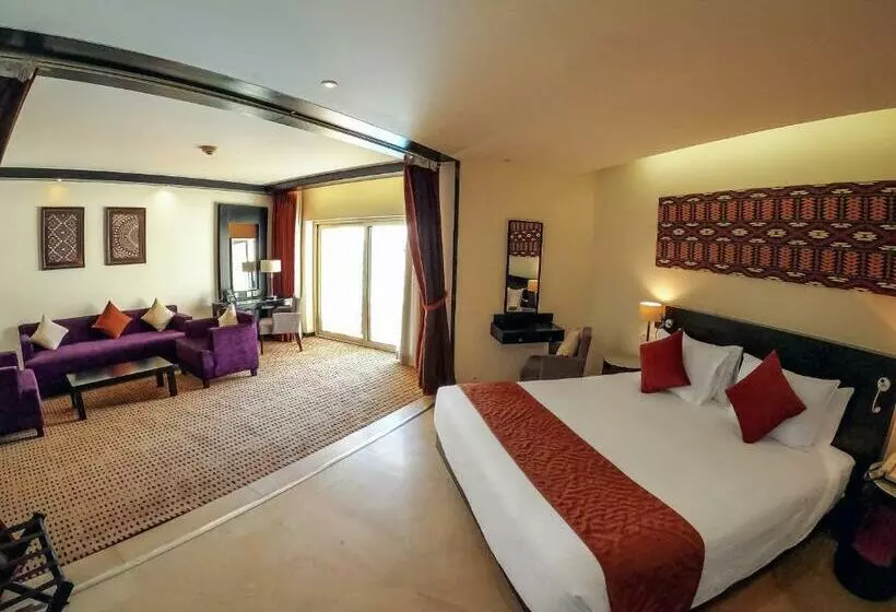 キングサイズベッドのジュニアスイート, Movenpick Resort Aswan