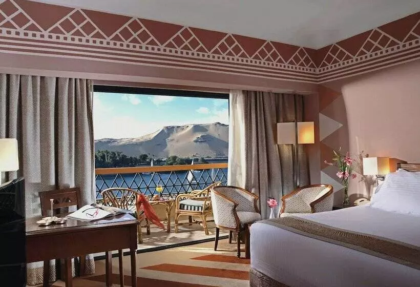 プールの見えるスーペリアルーム, Movenpick Resort Aswan
