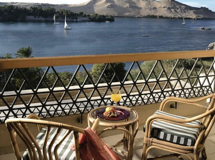 اتاق سوپریور با چشم‌انداز استخر, Movenpick Resort Aswan