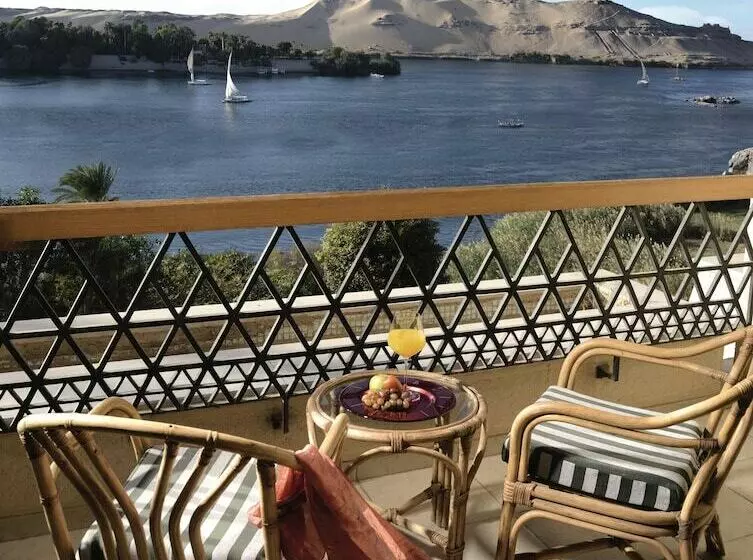 プールの見えるスーペリアルーム, Movenpick Resort Aswan